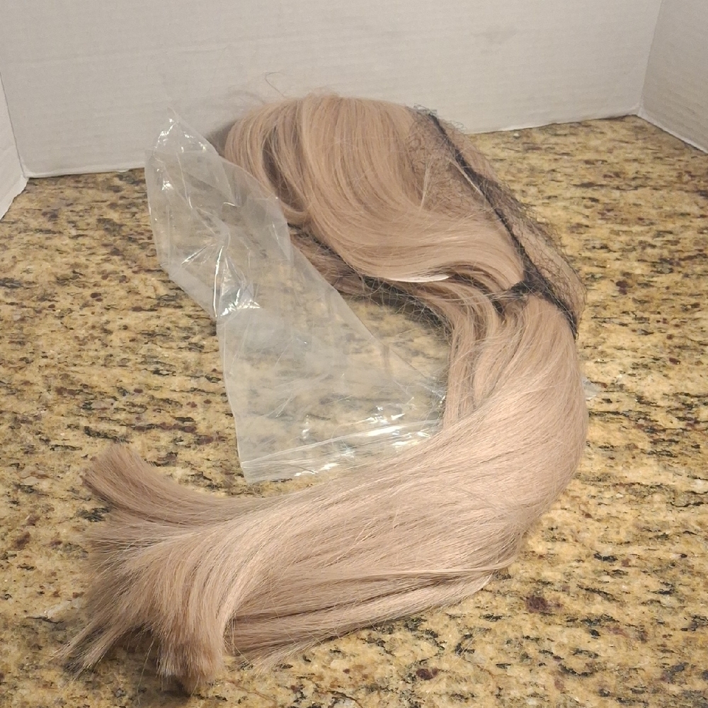 Elegant Blonde Wig